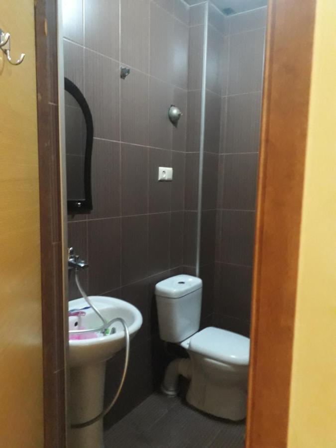 George Dom Hotel Batoemi Buitenkant foto