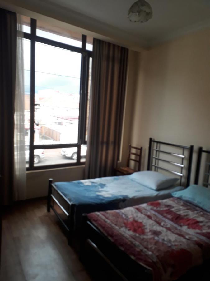 George Dom Hotel Batoemi Buitenkant foto