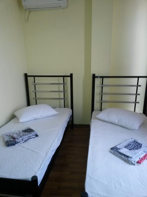 George Dom Hotel Batoemi Kamer foto